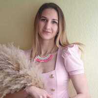 Adrienn V.
