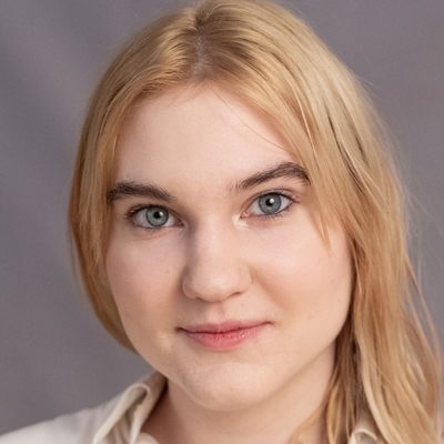 Dóra Komáromi