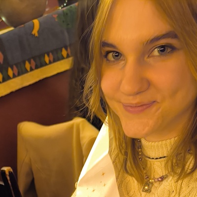 Dóra Komáromi